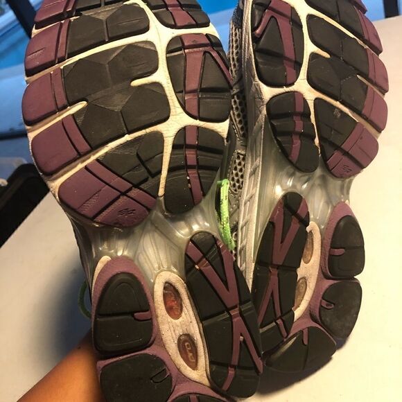 Saucony gray shoes size 10 - Picture 3 of 4